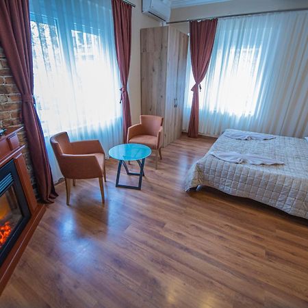 Hotel And Apartments Central City Prishtina พริสตีนา ภายนอก รูปภาพ