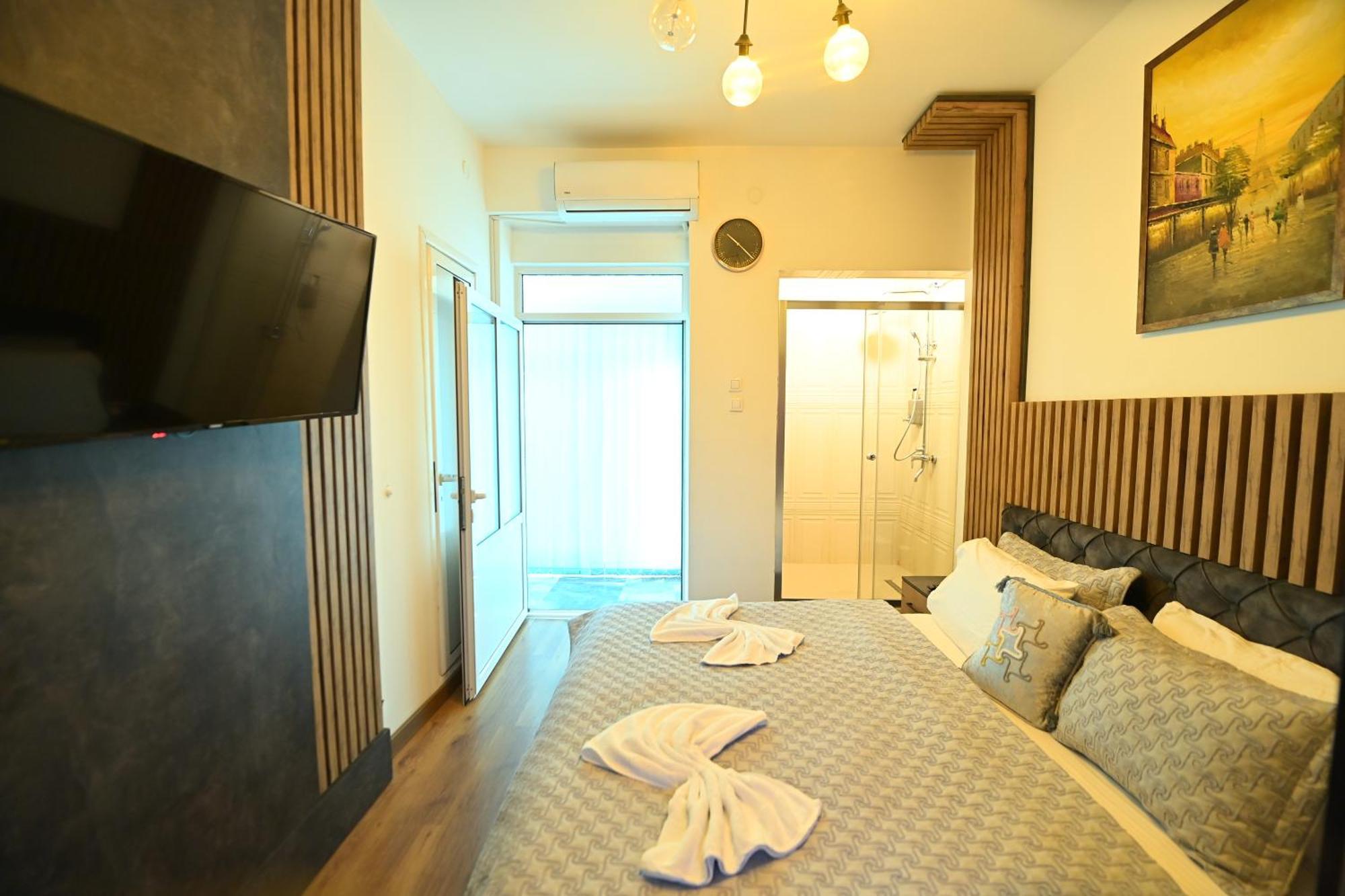 Hotel And Apartments Central City Prishtina พริสตีนา ภายนอก รูปภาพ