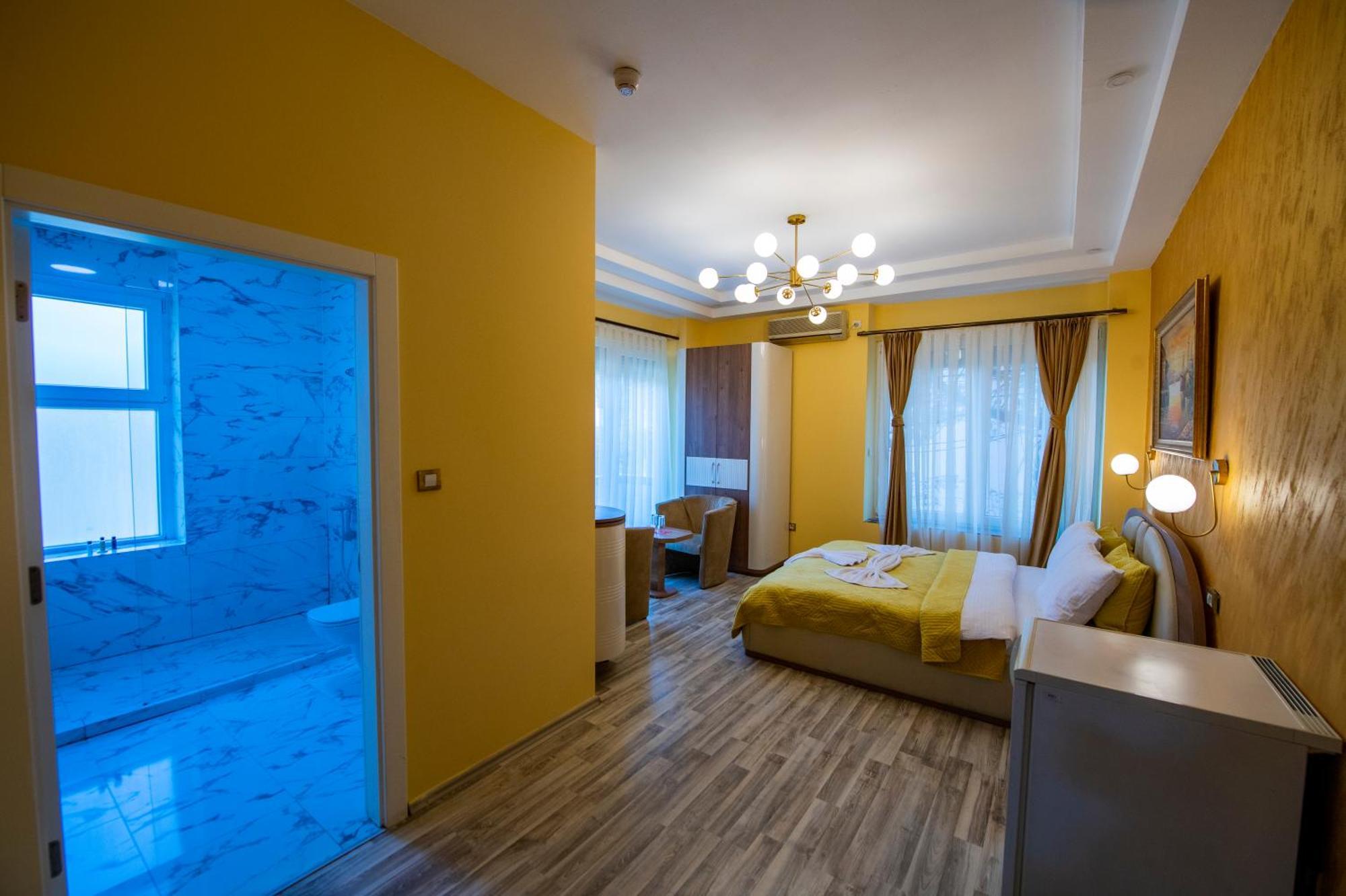 Hotel And Apartments Central City Prishtina พริสตีนา ภายนอก รูปภาพ