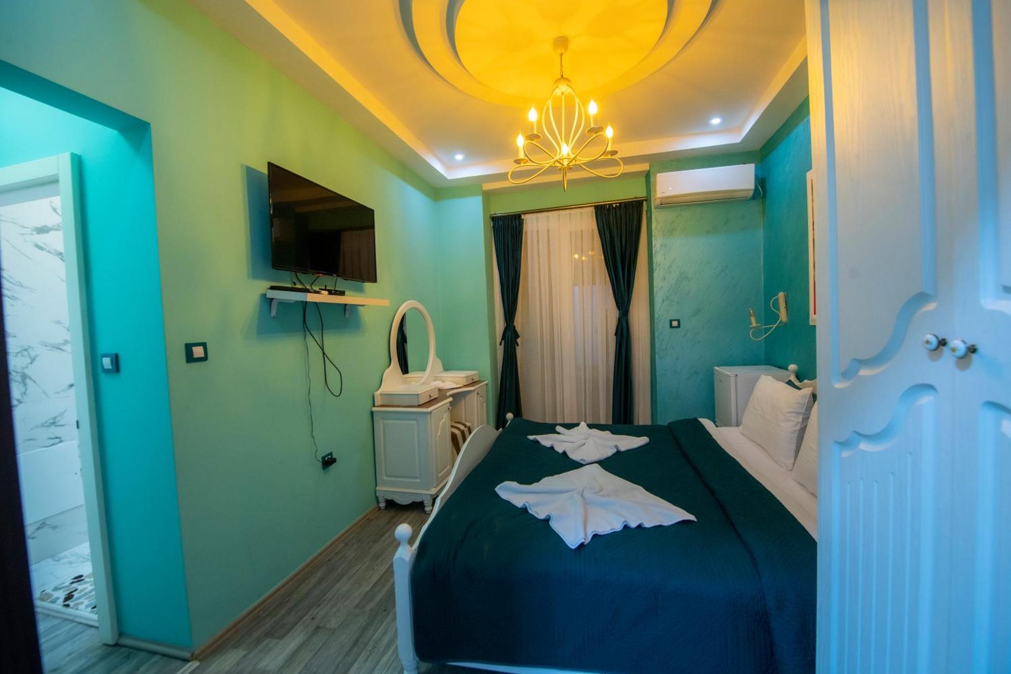 Hotel And Apartments Central City Prishtina พริสตีนา ภายนอก รูปภาพ