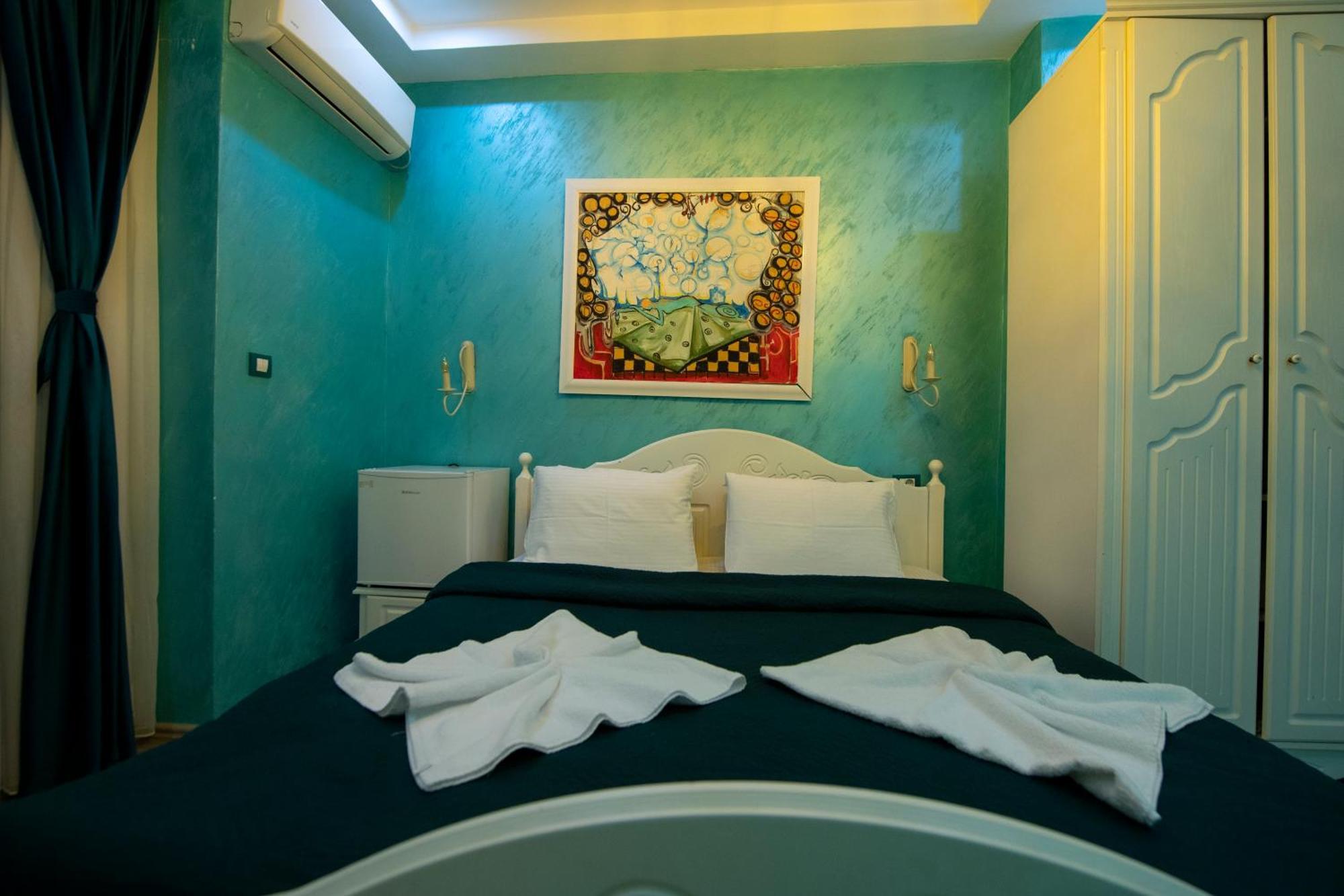 Hotel And Apartments Central City Prishtina พริสตีนา ภายนอก รูปภาพ