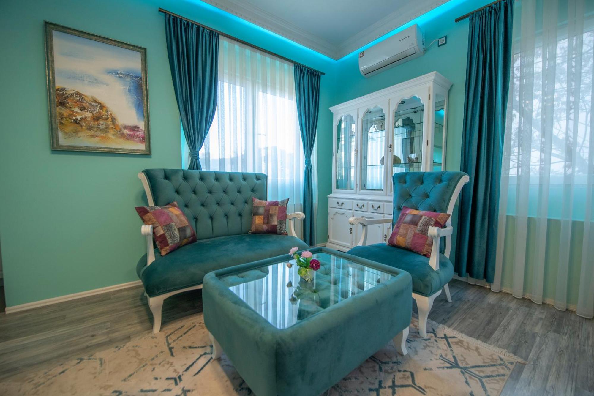 Hotel And Apartments Central City Prishtina พริสตีนา ภายนอก รูปภาพ